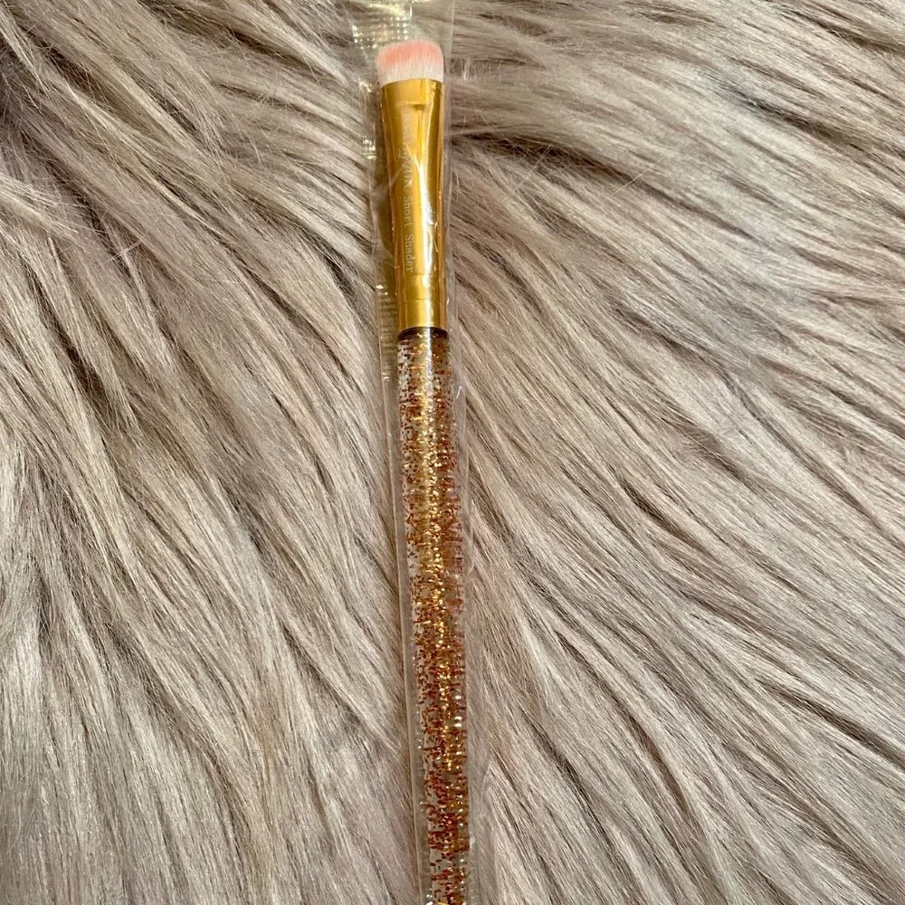BRAND NEW! SLMISSGLAM EYESHADOW BRUSH! (SHORT SHADER) GLITTER COLLECTION 💕✨